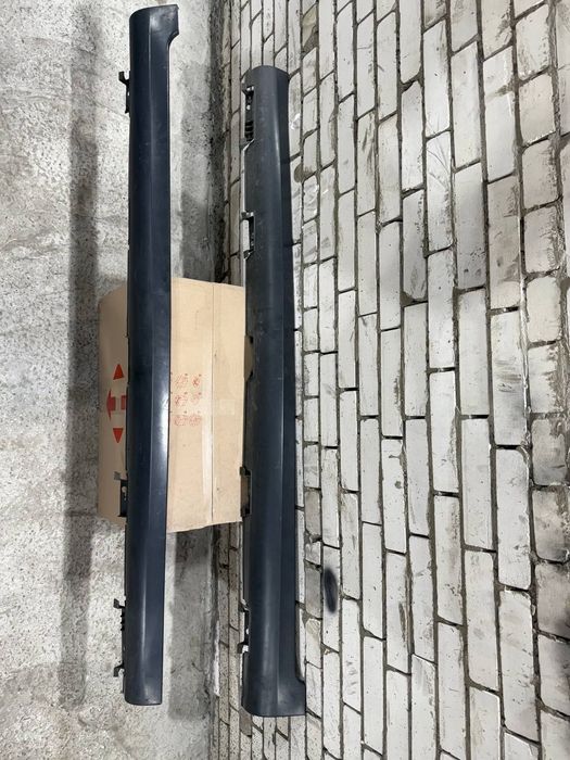 Peugeot 207sw  накладки порогів, карти дверей