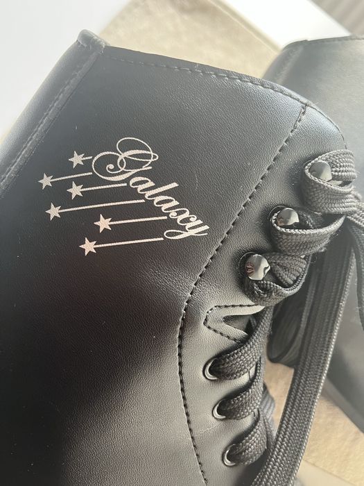 Czarne łyżwy rozmiar 43