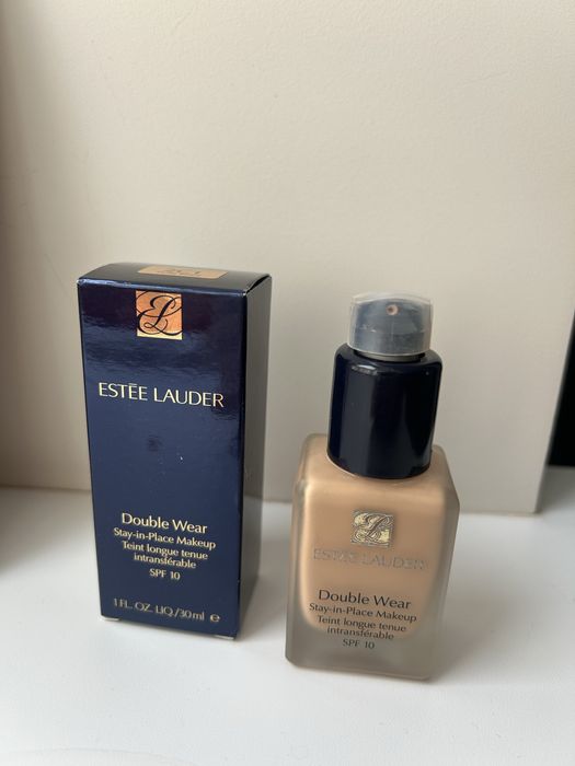 Тональна основа Estēe Lauder