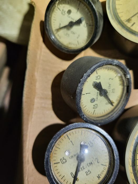 Продам манометр МТ 60 1.5, 2.0, 4.0а., МТП 100, на 16 и 60 атмосфер.