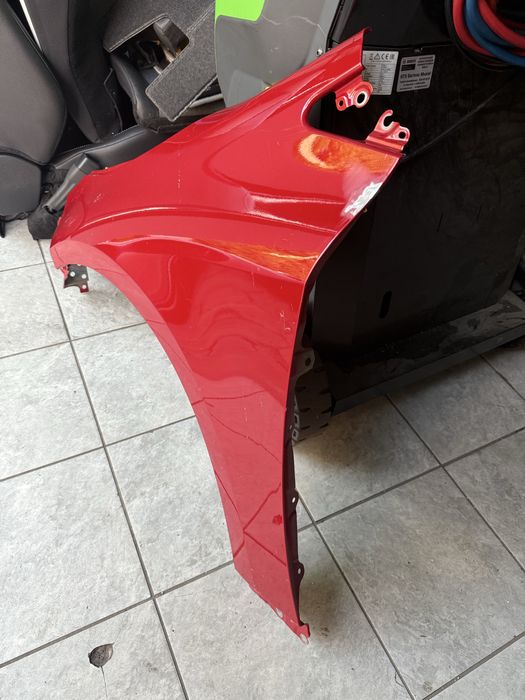 Błotnik lewy przód Toyota Corolla E21 HB / Kombi kolor 3U5