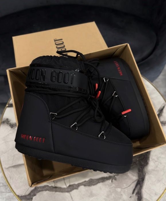 Кроссовки Moon Boot