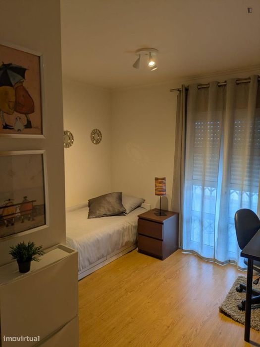 Quarto - localizado em Lumiar Lisbon