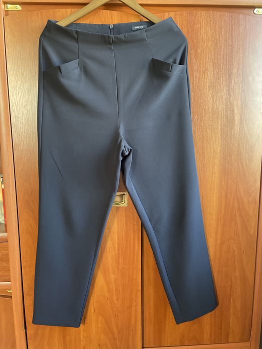 Spodnie granatowe na wysokim stanie Orsay