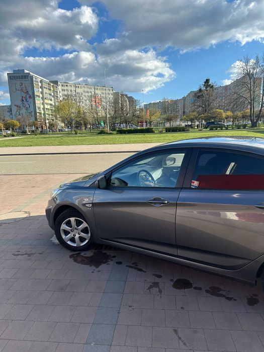 Hyundai Accent 2012 1.6 бензин