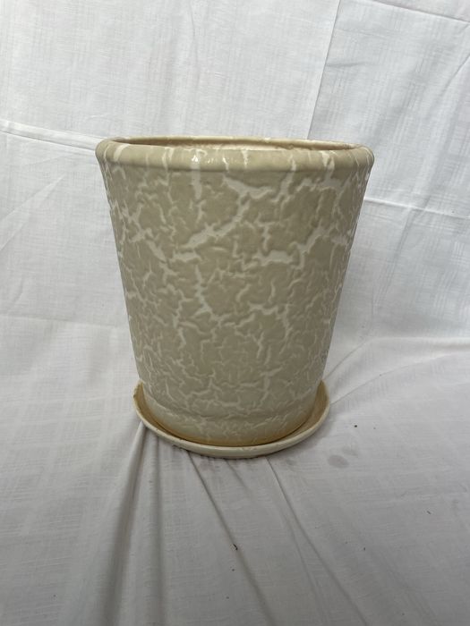 Duża donica z podstawką