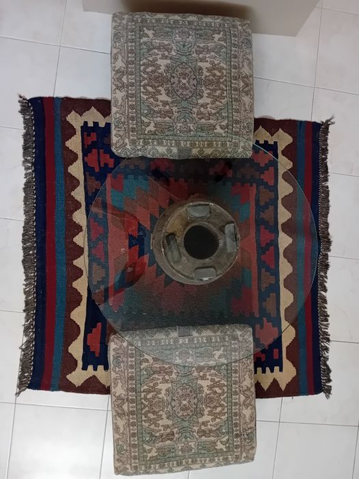 Mesa de centro com 2 assentos