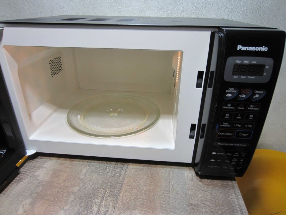 Микроволновая печь,микроволновка Panasonic NN-GX36BF(тактовые кнопки)