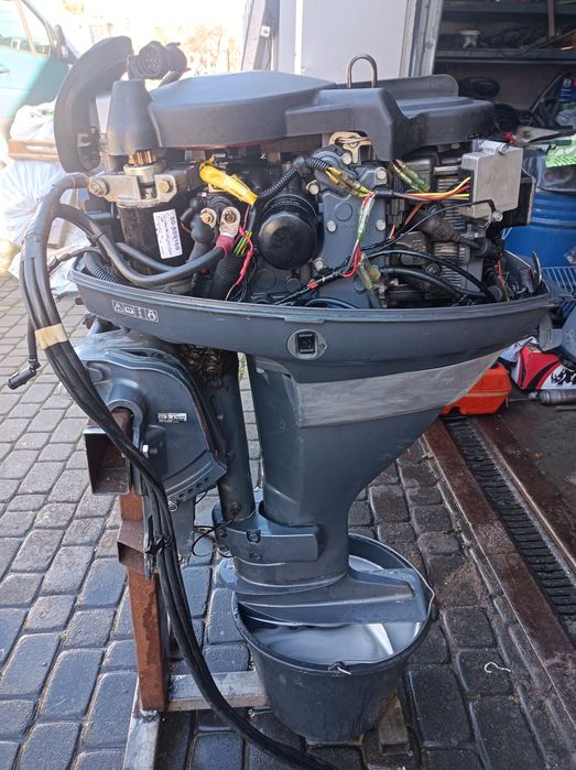 Silnik zaburtowy Yamaha 25.  4 suw