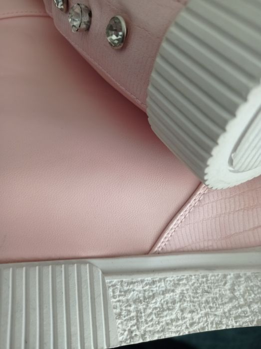 Жіночи полуботинки снікерси. Нові. Розмір 40