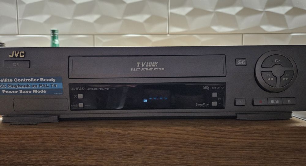 Magnetowid VHS JVC HR-J470EU + PILOT jak nowy! UNIKAT!