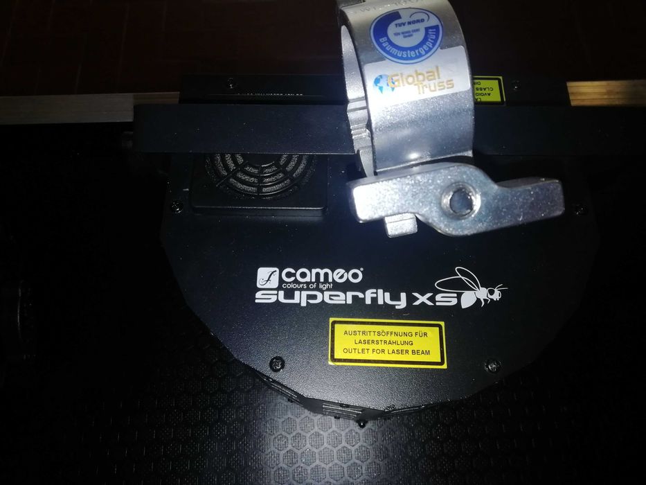 um par de Lasers  Chauvet DJ Kinta FX ILS