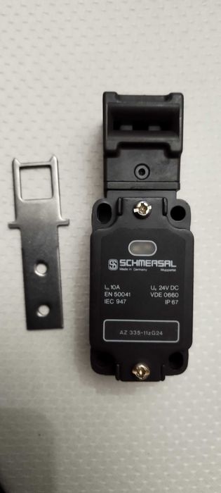 Wyłącznik krańcowy  bezpieczeństwa firmy SCHMERSAL  24 V/10 A