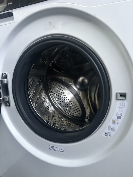Maquina lavar e secar Hisense 8kg semi nova