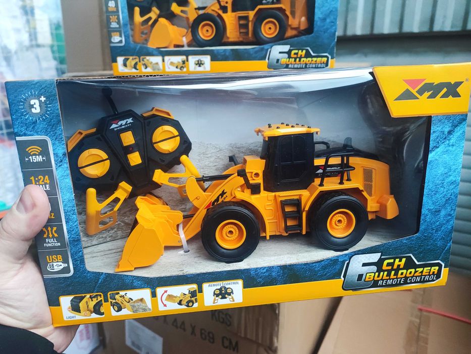 Іграшка трактор бульдозер на радіокеруванні з Німеччини грейдер