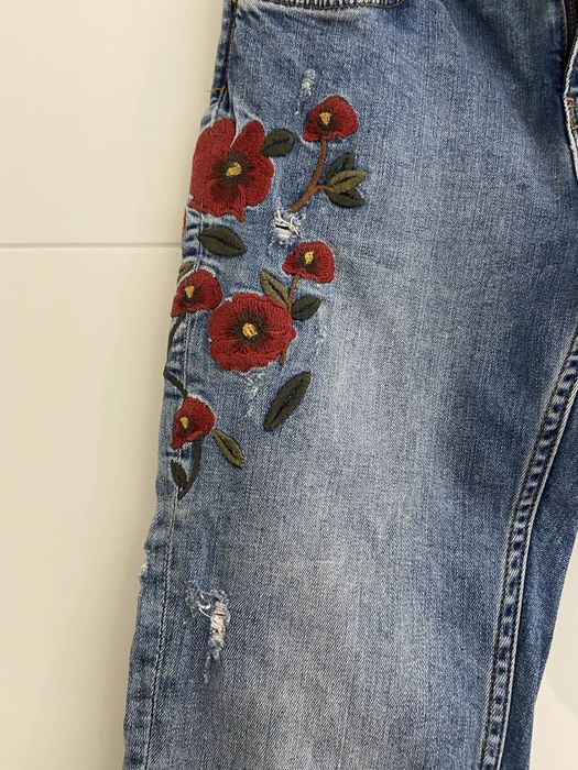 Jeans com flores - Zara