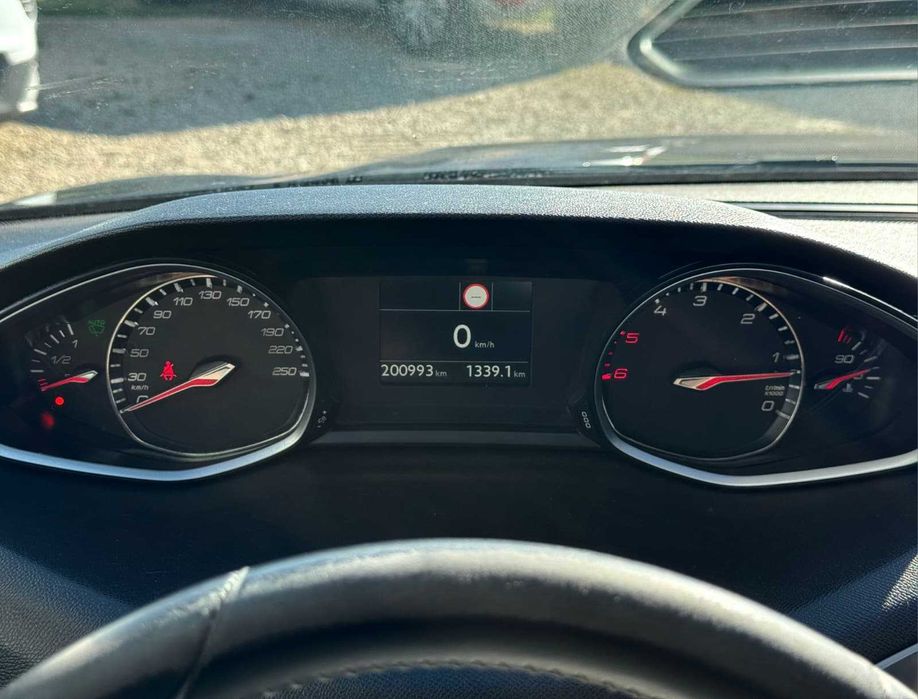 Peugeot 308 1.5 BlueHDi- Garantia Incluída