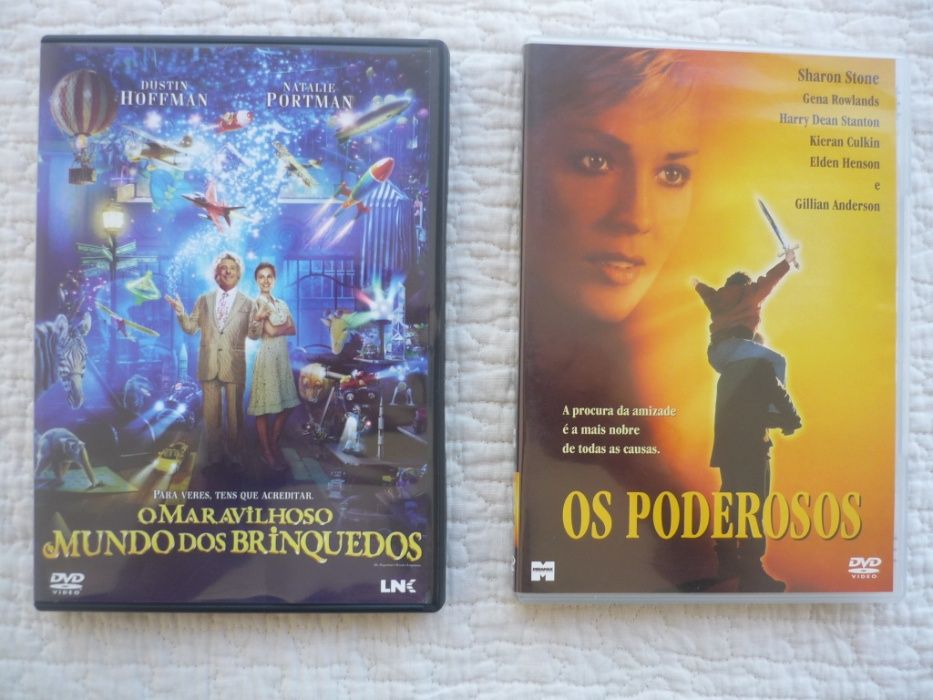 2 Filmes DVD O maravilhoso mundo dos brinquedos Os poderosos 2€ cada