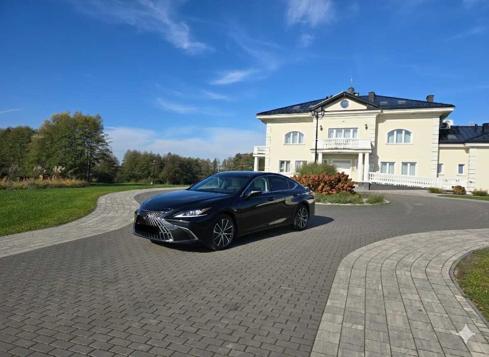 wynajem samochodów Renault Trafic long, Lexus ES 300h
