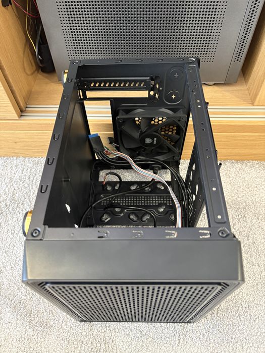 Caixa mimi-itx/micro-atx Kolink Satelite