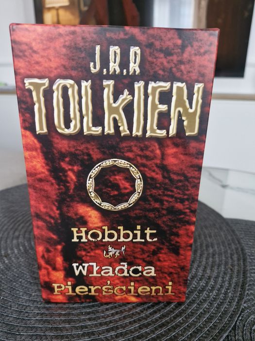 Władca pierścieni i Hobbit.