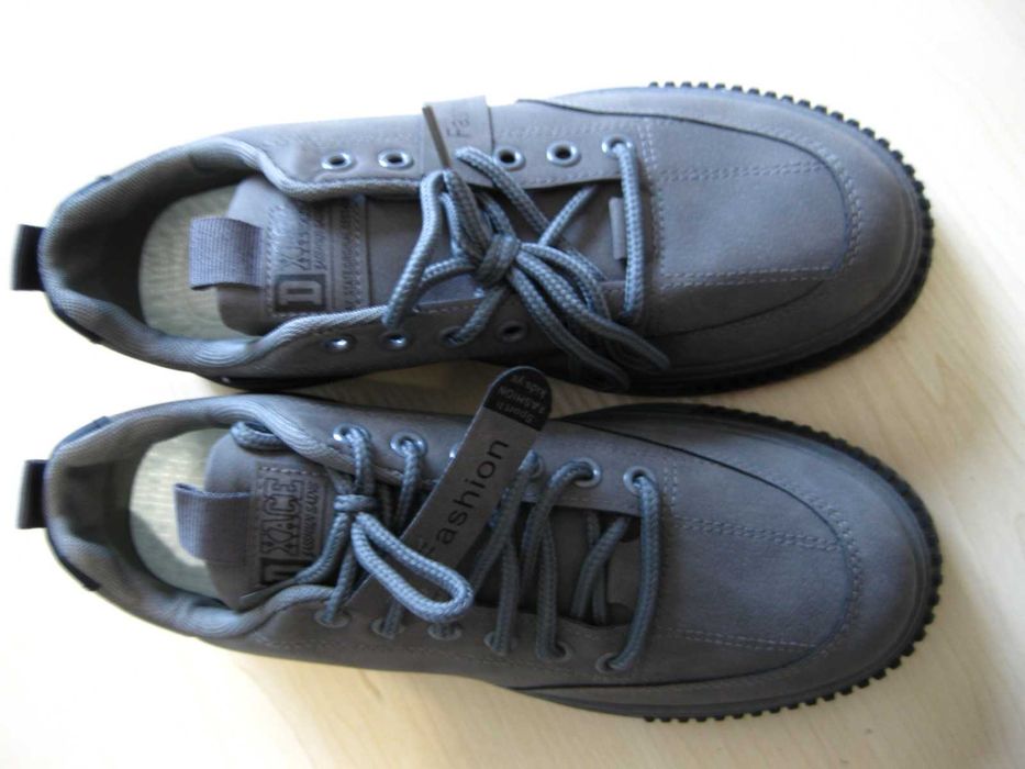 Buty sportowe nowe wygodne