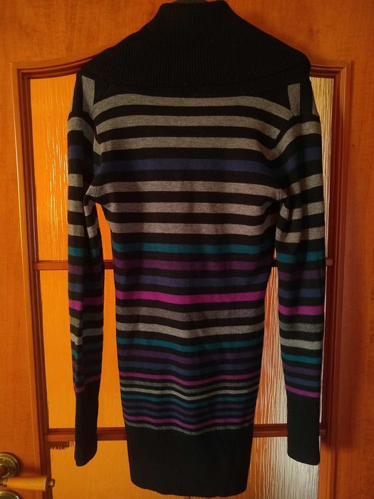 Louise Orop  Elegancki sweter z luźnym golfem, 50% Merino, Rozmiar M-L