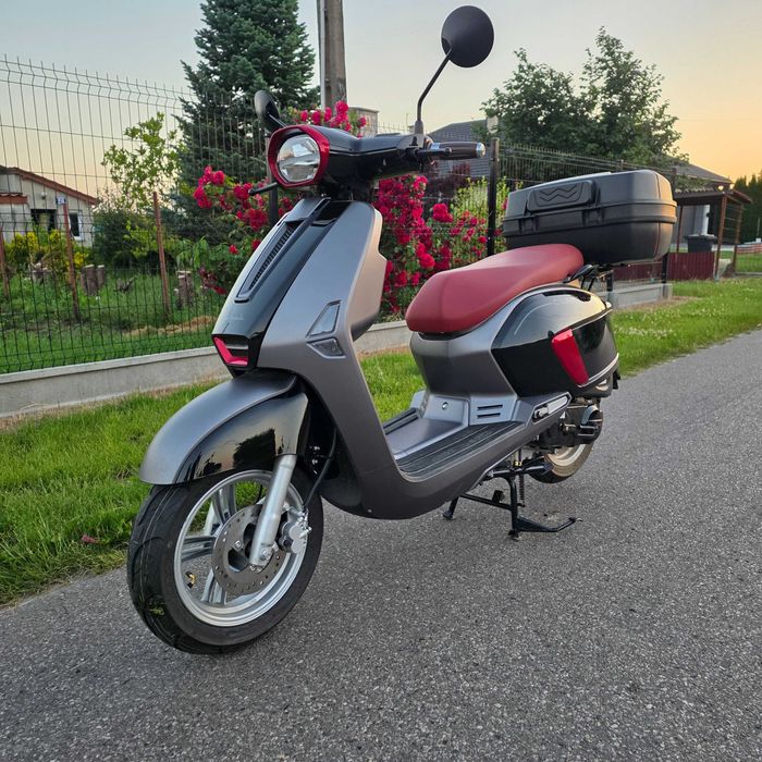 Skuter Junak Classico 50cm Retro + duzy kufer praktycznie nowy Fvat 23%