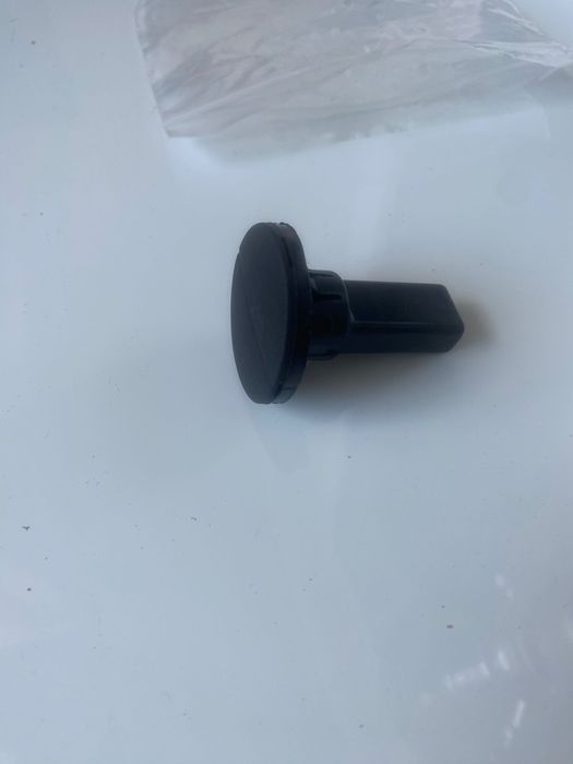 Фиксатор панели радиаторов вставка кронштейн палец bmw f30 31 32 33 34