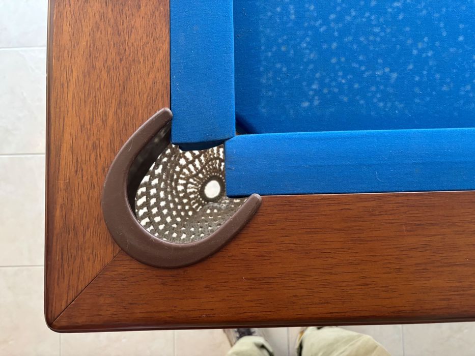 Mesa tripla: Snooker + Bilhar + Mesa de jantar.