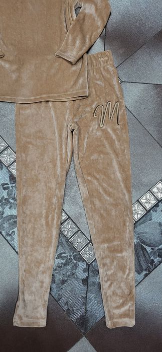 Beżowy dres komplet damski welurowy milutki damski S M