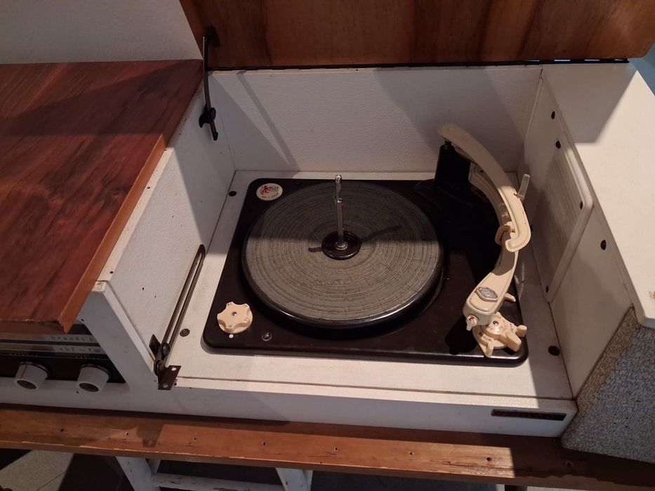 Móvel Radio / Giradiscos Vintage PHILCO 97