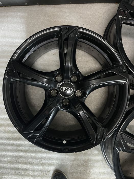 Диски R18 5x112 Et35 7.5J. Audi A3 A4 A6 Q2 Q3 Q5 VW Passat Tiguan CC