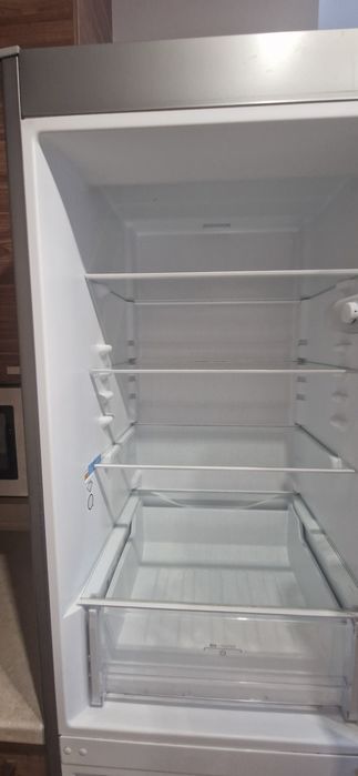 Lodówka Indesit model  LR8S2XB