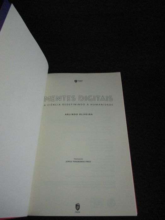 Digital Minds: Science Redefining Humanity AI64285484611459121