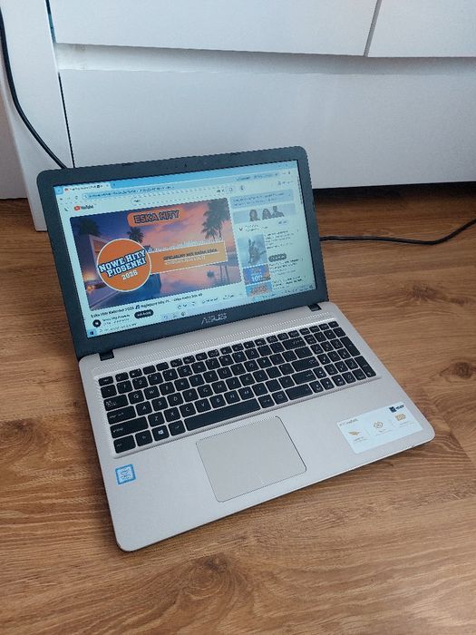 Laptop asus i5 7gen SSD bateria zadbany USB 3.0 Bluetooth