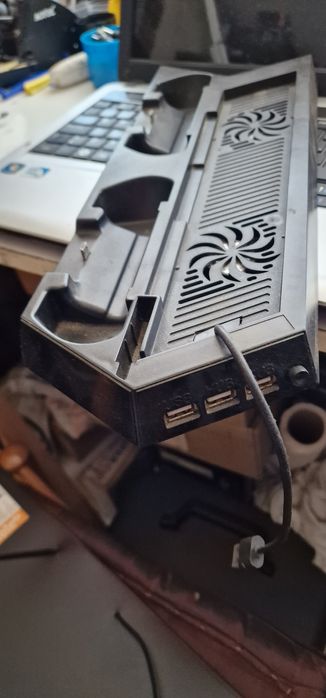 Bases Refrigeração PS4 FAT com carregamento 2 comandos e 3 USB