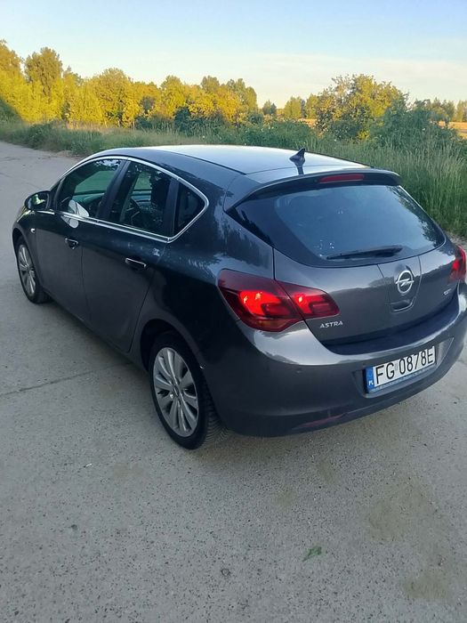 Opel Astra J 2010r. 1.7 CDTI 125km