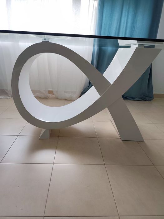 Mesa de jantar praticamente nova