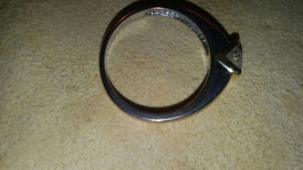 Pierscionek z brylantem 0,33 ct, biale zloto