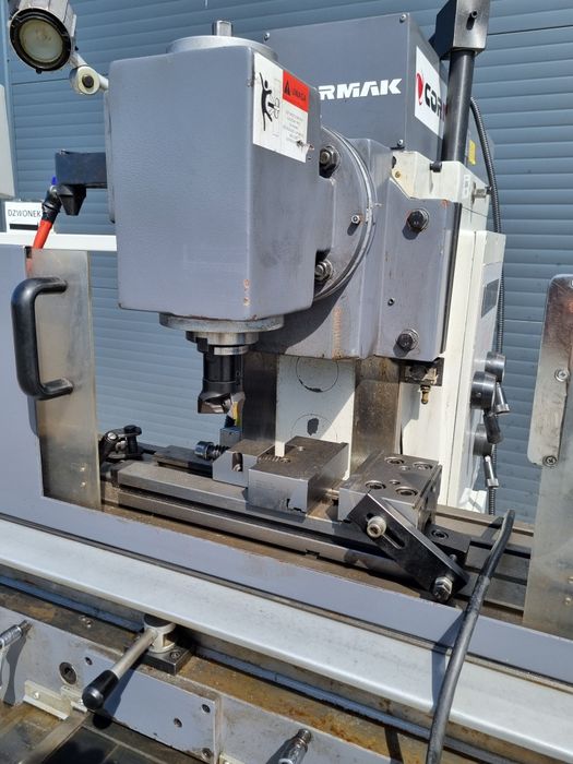 Frezarka uniwersalna kolumnowa UWF 120 cormak