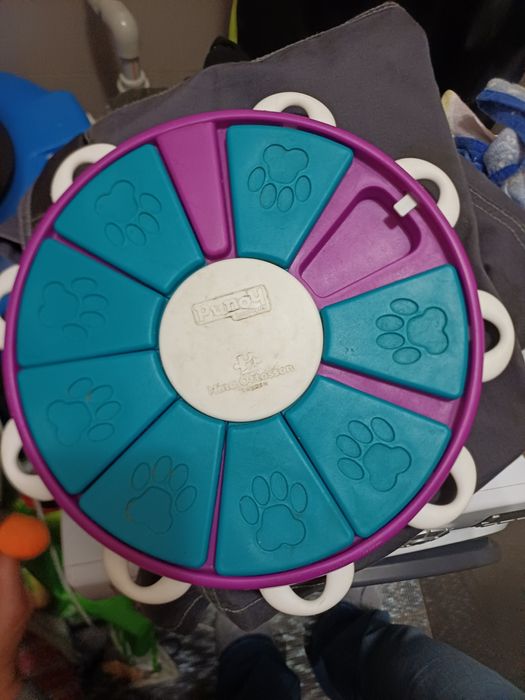 Інтерактивні іграшки головоломки для собак