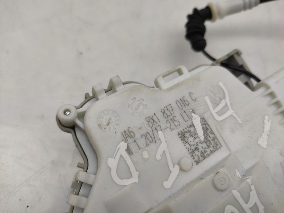 Fechadura / fecho porta frente direito AUDI A1 (8X1, 8XK)