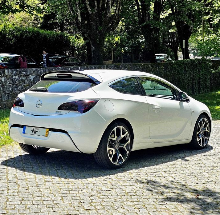 Opel Astra J GTC 1.7 diesel Isuzu
