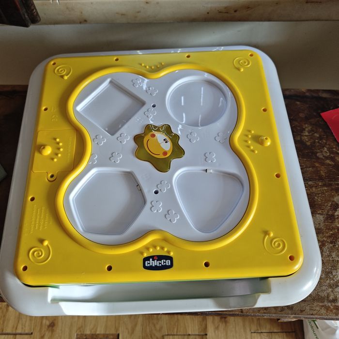 Mesa de Atividades Chicco com Sons e Luzes