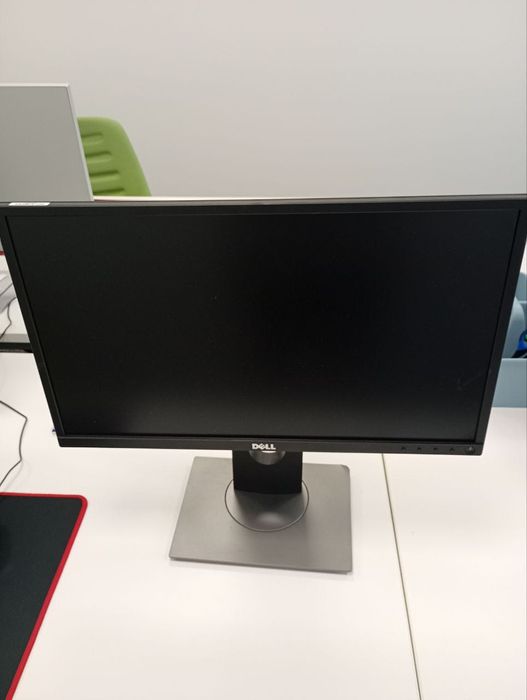 4 Monitory 22" Dell P2217H i 2 Philips 224E5 Full HD IPS