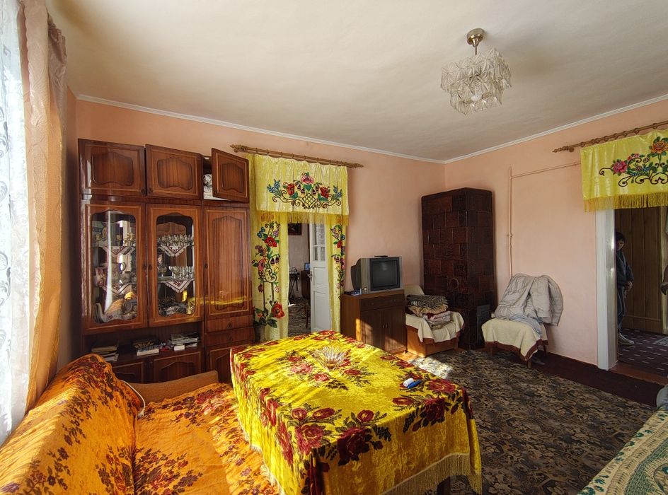 Будинок за доступною ціною на великій ділянці!