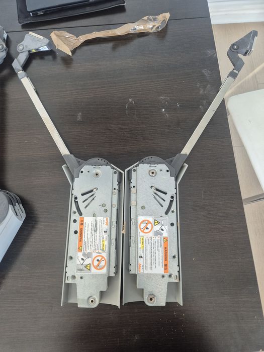BLUM AVENTOS HF 20F250x / 20F260M00 – komplet siłowników