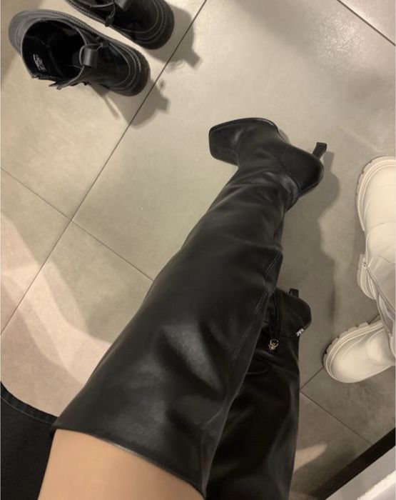 Шкіряні ботфорди Zara
