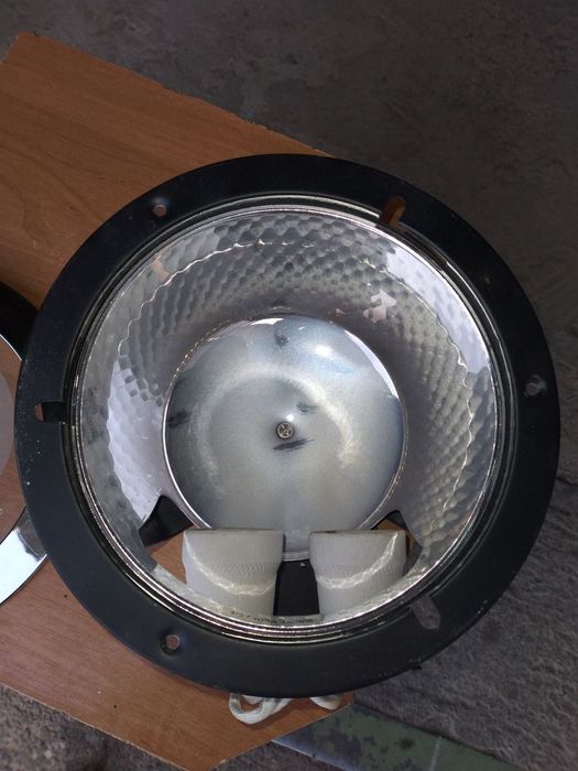 Світильник вмонтований